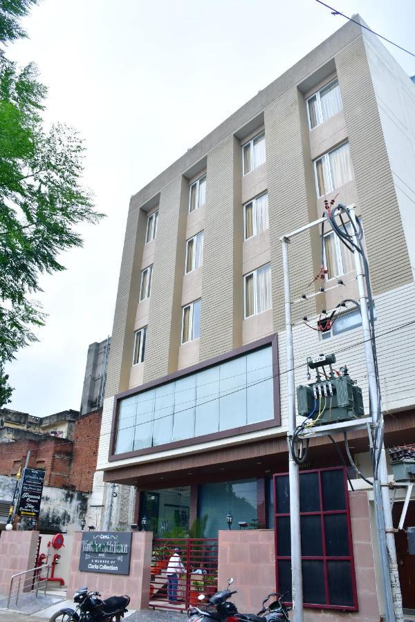 Hotel Yatharth Inn Varanasi Exteriör bild