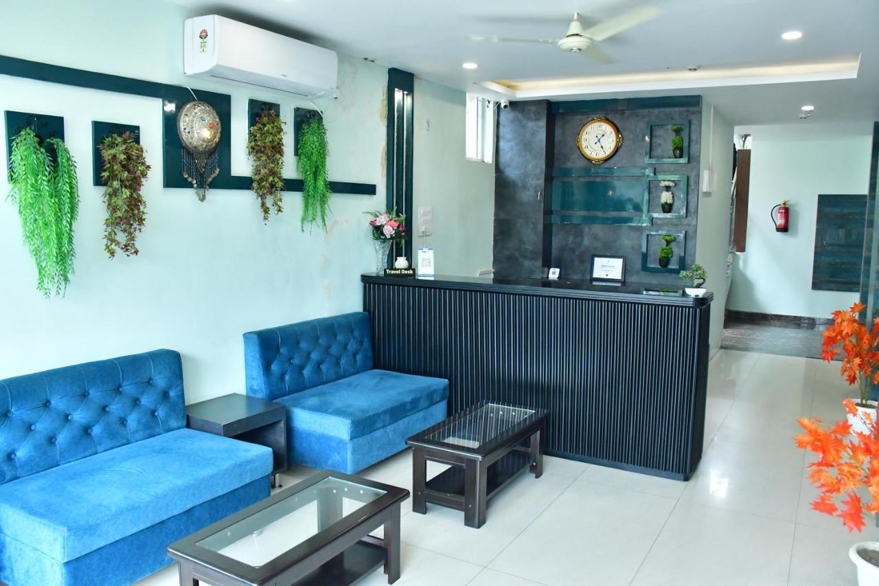 Hotel Yatharth Inn Varanasi Exteriör bild