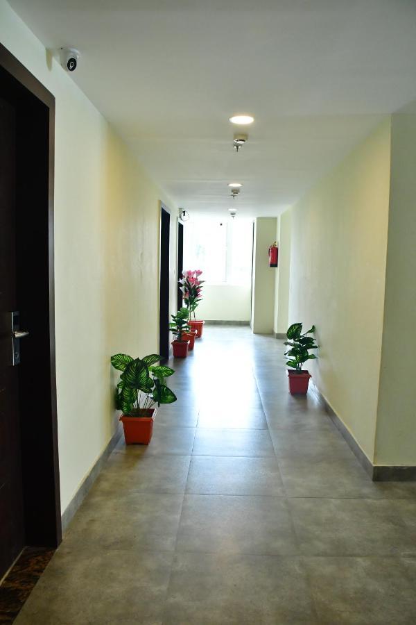 Hotel Yatharth Inn Varanasi Exteriör bild
