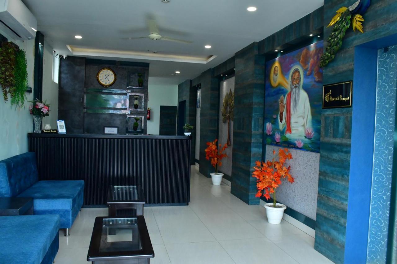 Hotel Yatharth Inn Varanasi Exteriör bild