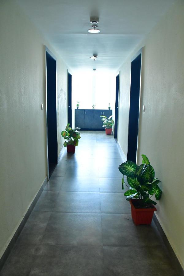 Hotel Yatharth Inn Varanasi Exteriör bild
