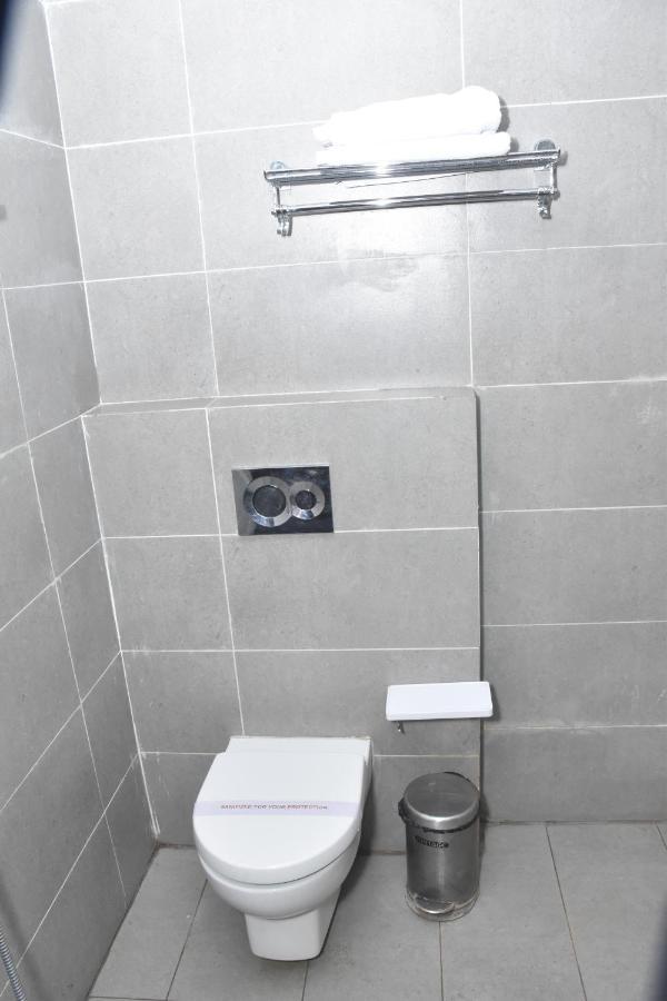 Hotel Yatharth Inn Varanasi Exteriör bild